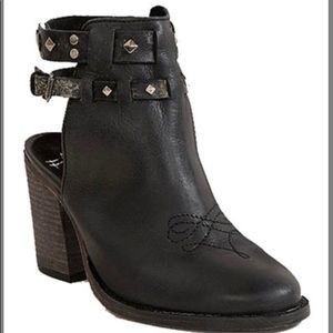 Corral ladies ankle boots